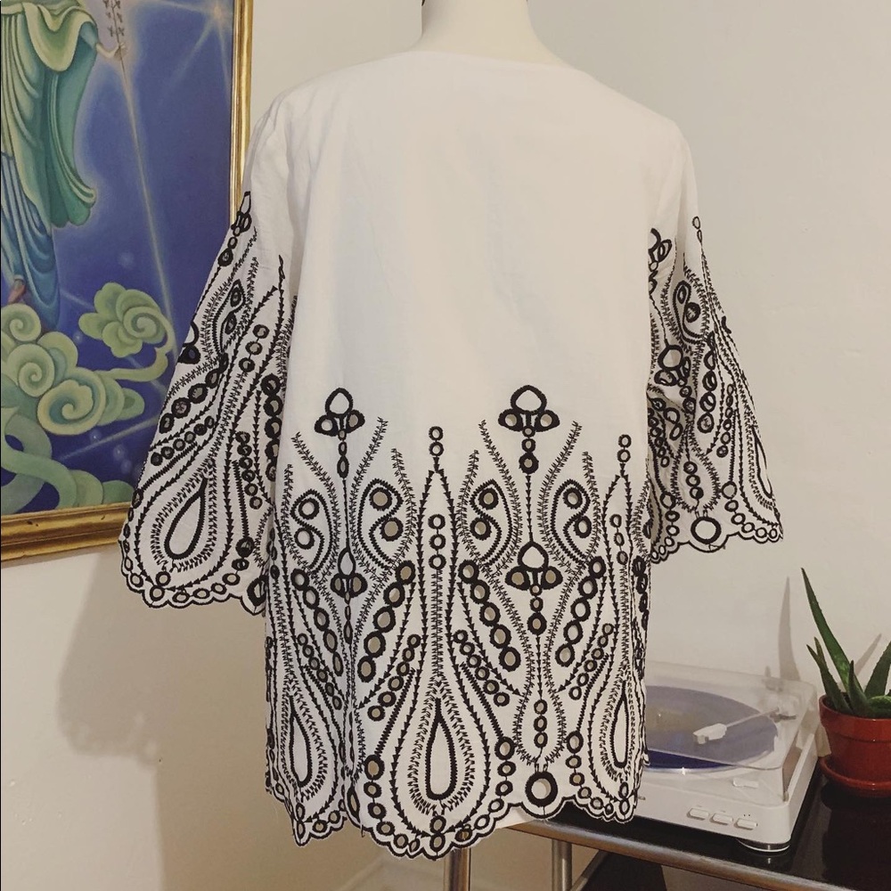 Black & White Eyelet Top - Picture 4 of 6
